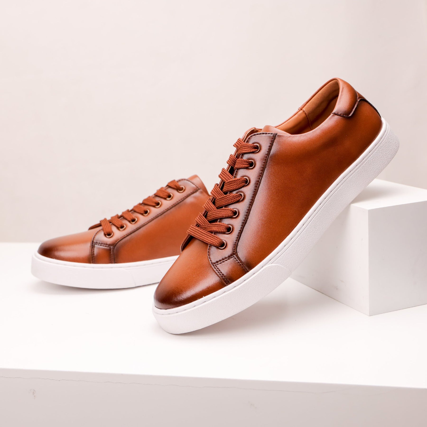 Classic Low Top Sneakers-footwear > sneakers > low top sneakers-Laventaire-Laventaire