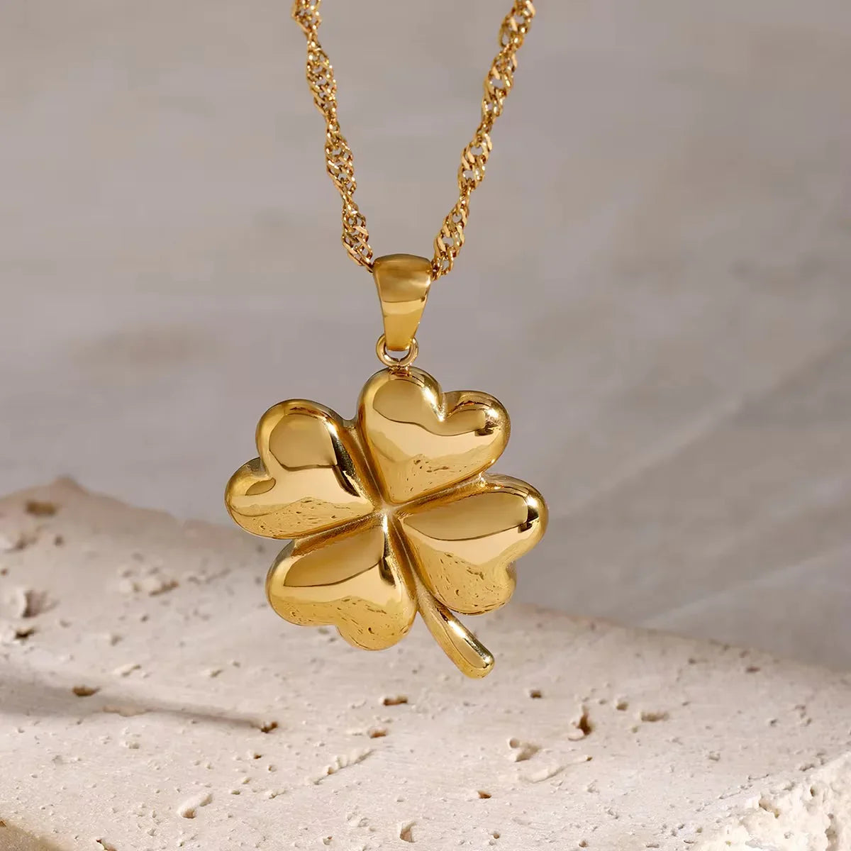 Clover Pendant Necklace-jewelry > necklaces > pendant necklace-Laventaire-Laventaire