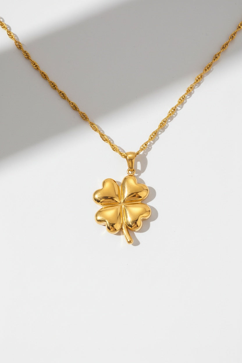 Clover Pendant Necklace-jewelry > necklaces > pendant necklace-Laventaire-Laventaire