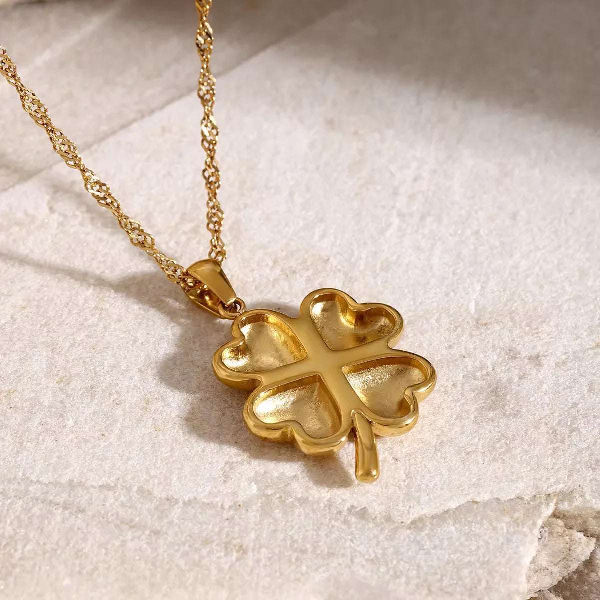 Clover Pendant Necklace-jewelry > necklaces > pendant necklace-Laventaire-Laventaire