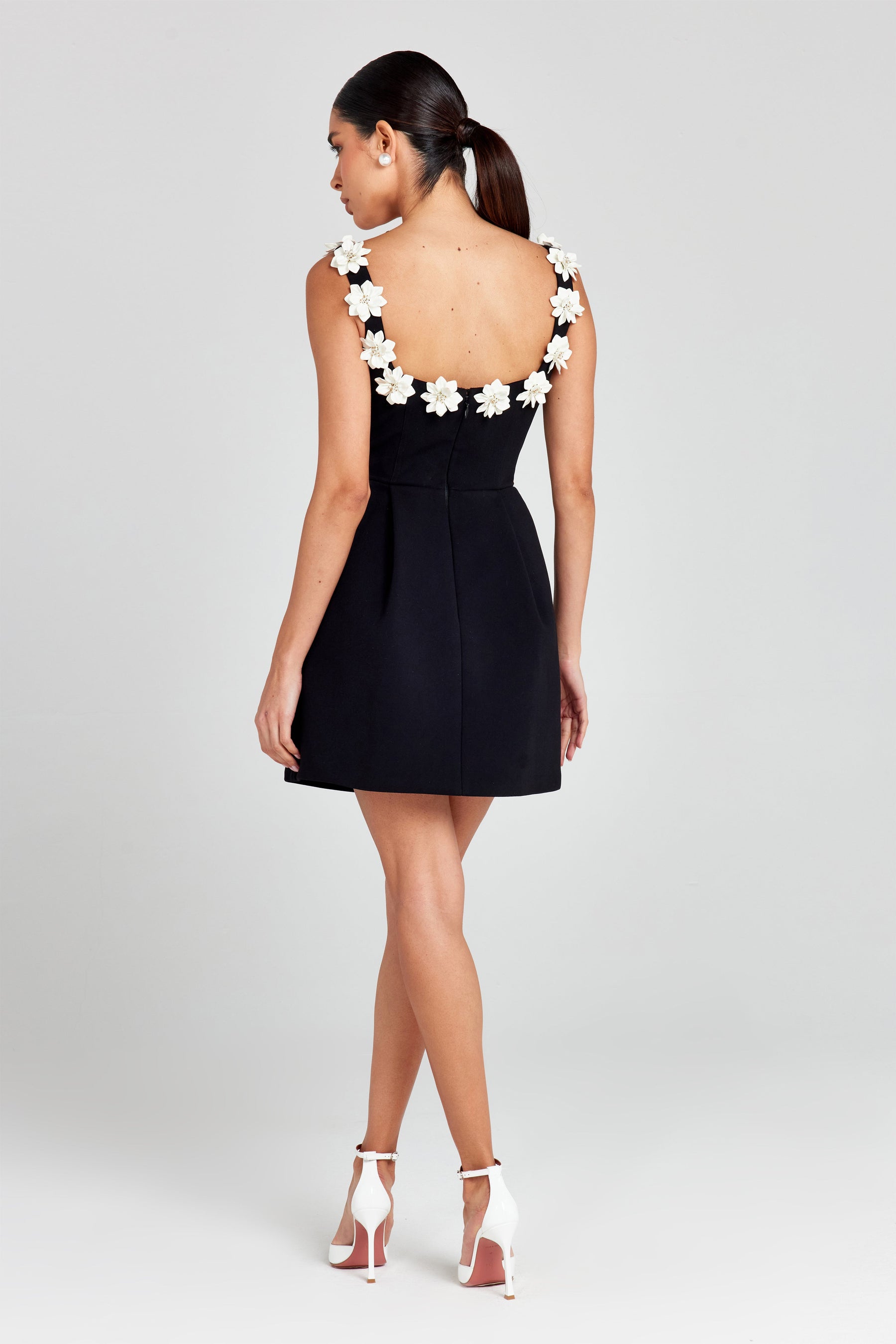 Flattering Fit Mini Dress-dresses > mini dress-Laventaire-Laventaire