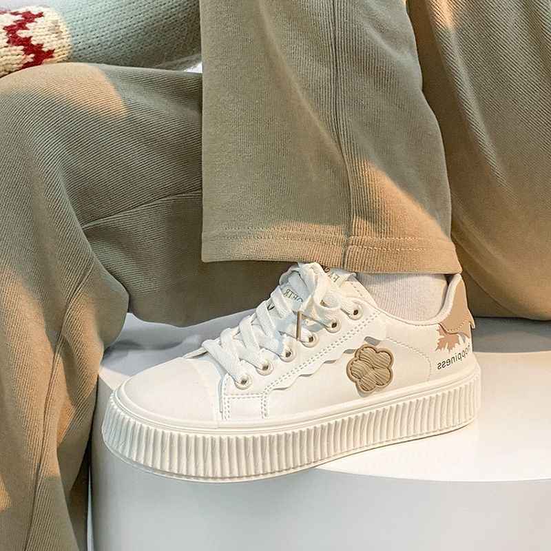 Floral Patch Platform Sneakers-footwear > sneakers-Laventaire-Laventaire