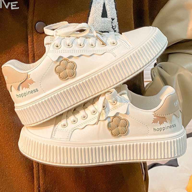 Floral Patch Platform Sneakers-footwear > sneakers-Laventaire-Laventaire