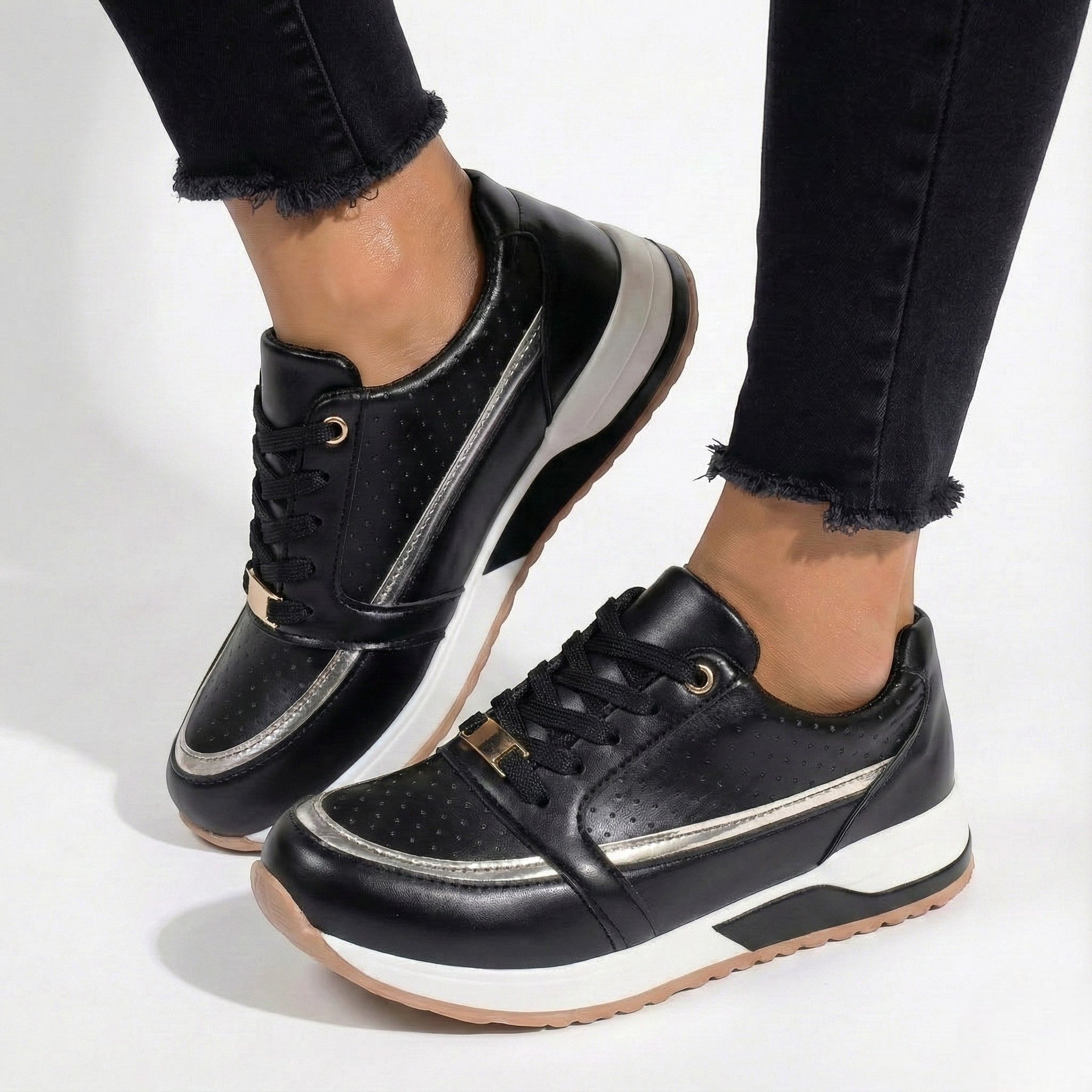 Lace Up Walking Sneakers-footwear > sneakers > walking sneakers-Laventaire-Black-35-Laventaire