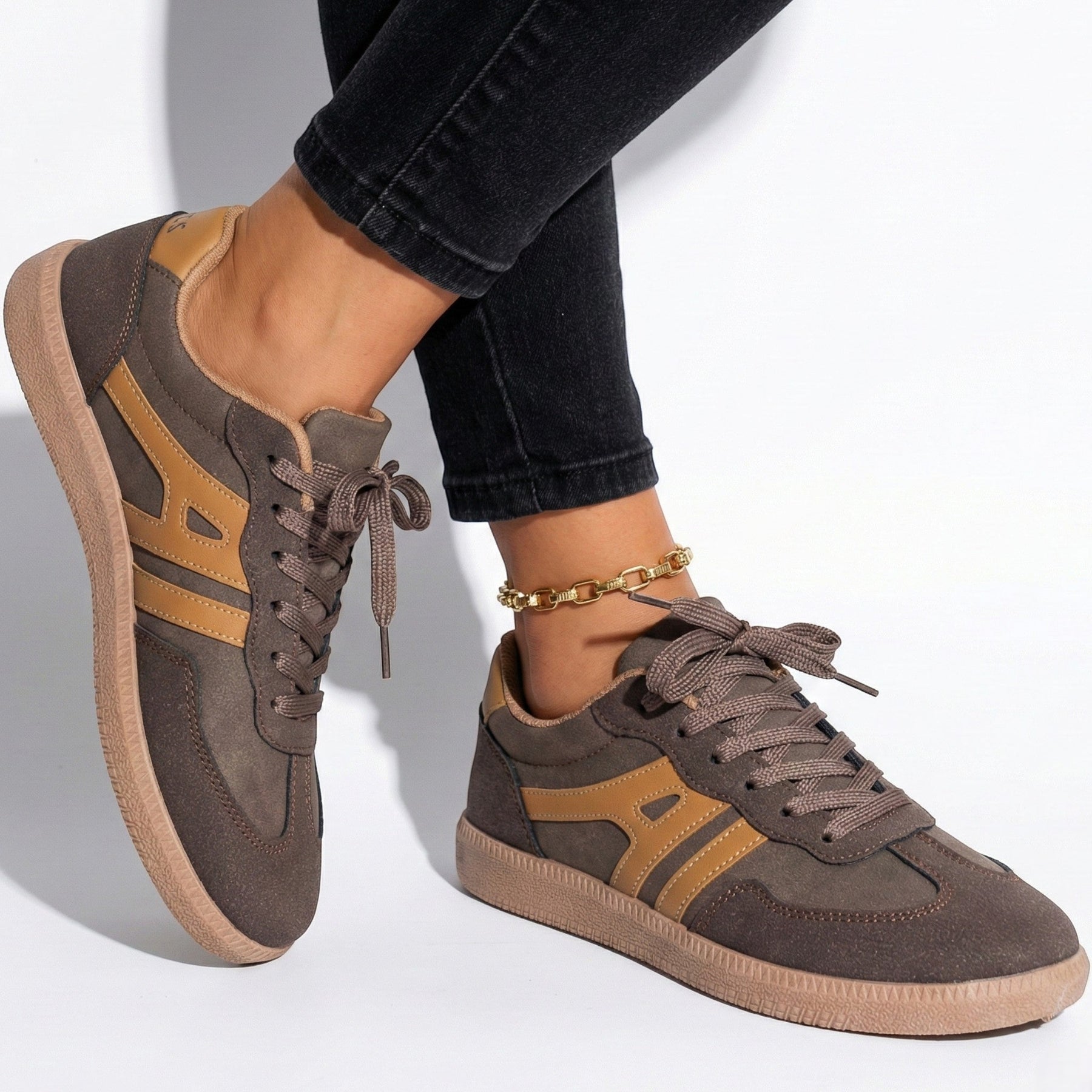 Low Top Daily Sneakers-footwear > sneakers > casual sneakers-Laventaire-Laventaire