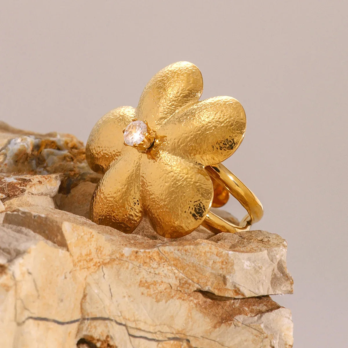 Statement Ring Petal Design-jewelry > rings > statement rings-Laventaire-Laventaire