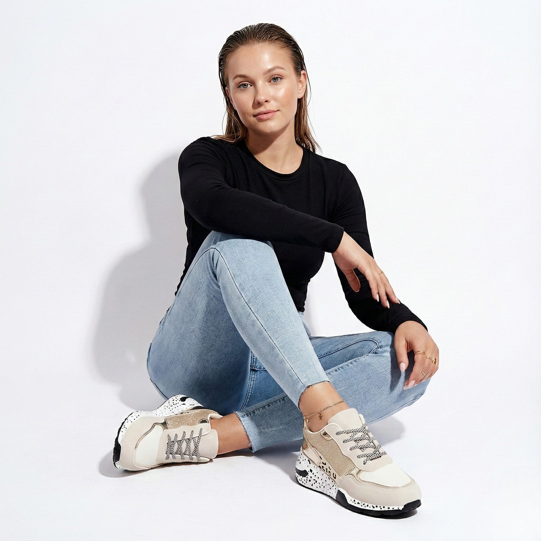 Walking Lace-Up Sneakers-footwear > sneakers > walking sneakers-Laventaire-Laventaire